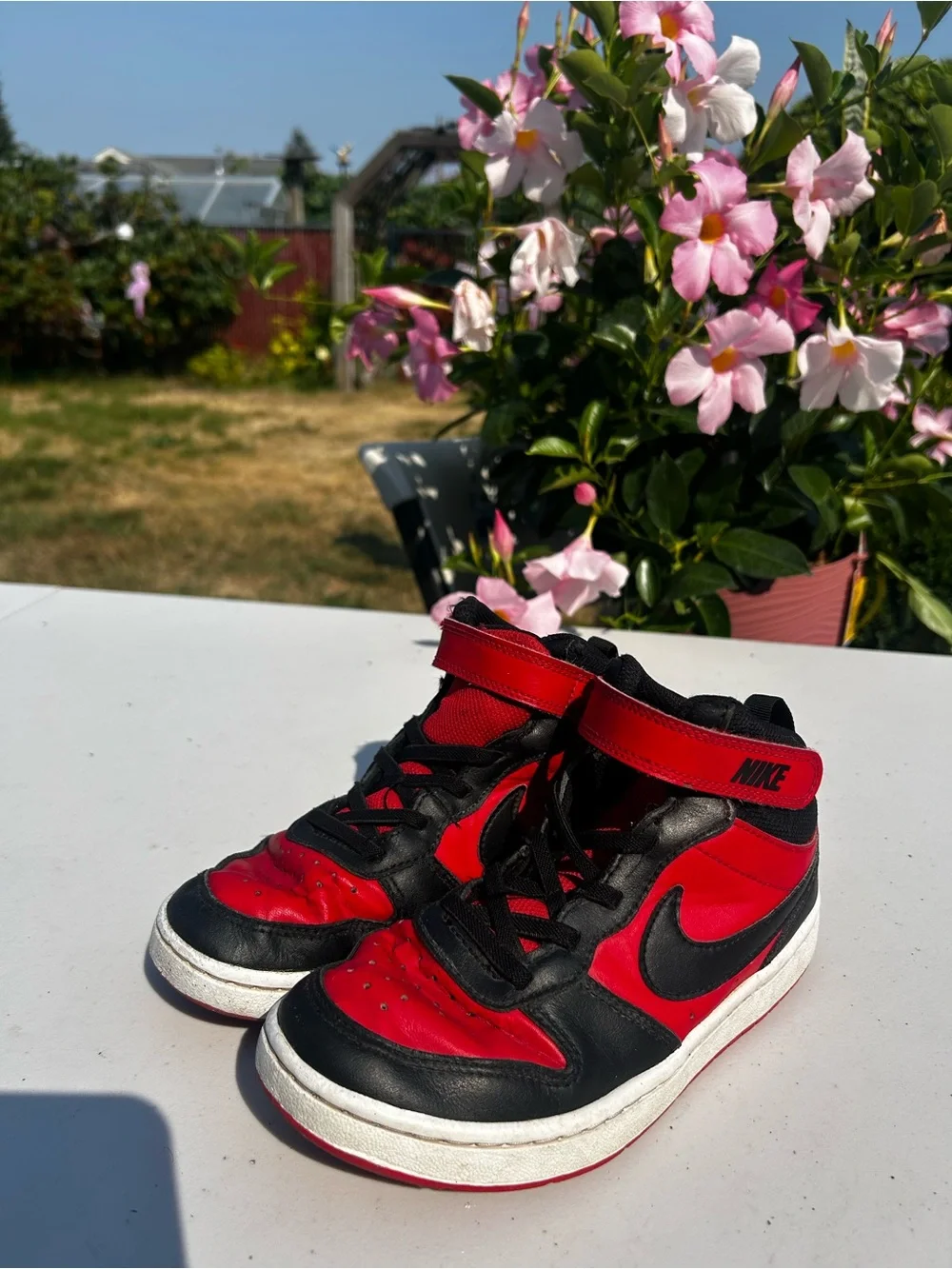 Nike court Mid2 Kids' Boy’s Red and Black High-Top Sneakers Size 1Y
